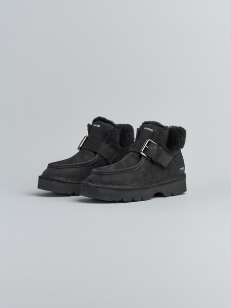 P009 WOMAN'S ANKLE STRAP BOOT NUBUCK SHEARLING LINING BLACK