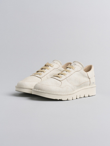 P005 slip-on uomo Panchic in camoscio screpolato avorio