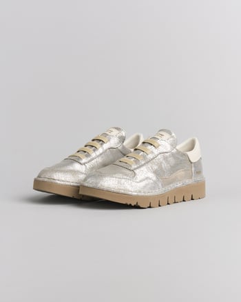 P005 slipper für damen Panchic aus lame-leder mit spitze silber