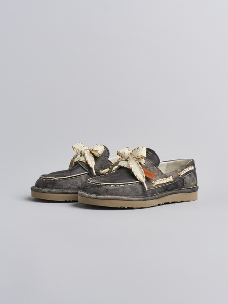 P019 WOMAN'S LACE-UP LAMINATED BLACK