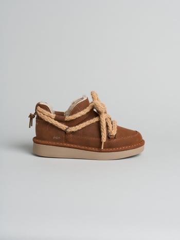 P021 stivaletto mini donna cozy Panchic in camoscio cerato foderato in montone cognac