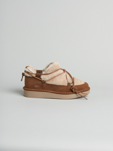 P021 stivaletto mini donna cozy Panchic in camoscio cerato e montone foderato in montone cognac